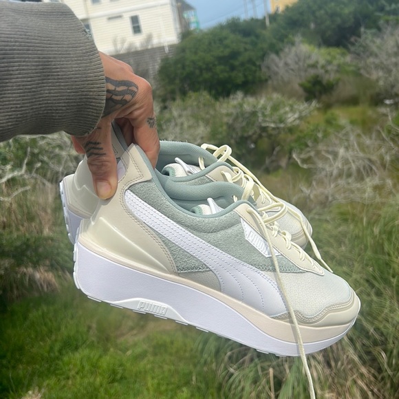 NWOT Puma shoes size 10 women’s - Picture 2 of 8